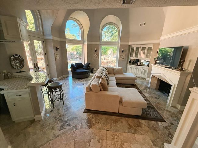 Family Room | Image 10