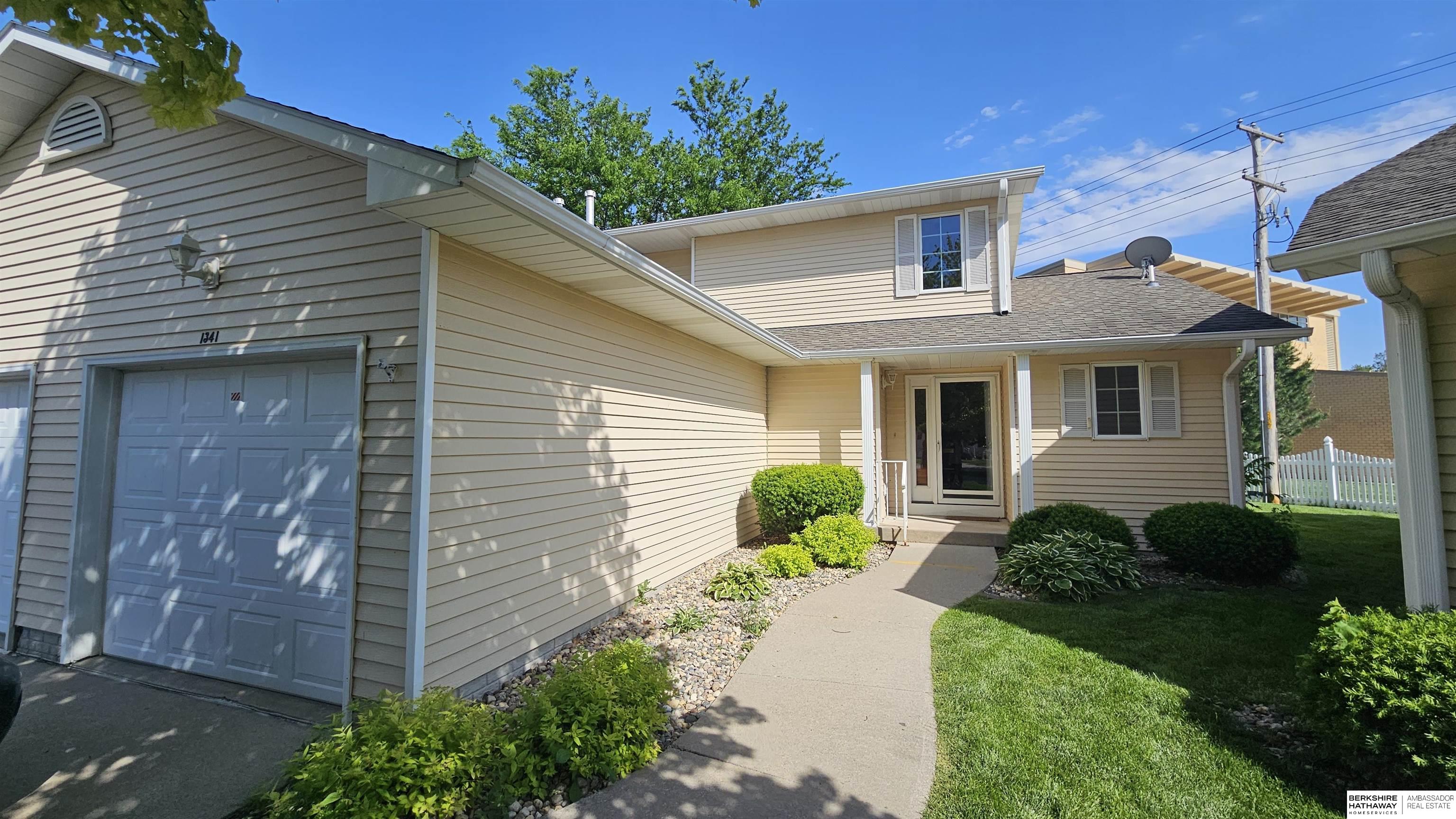Towne Square Dr, Fremont, NE 68025