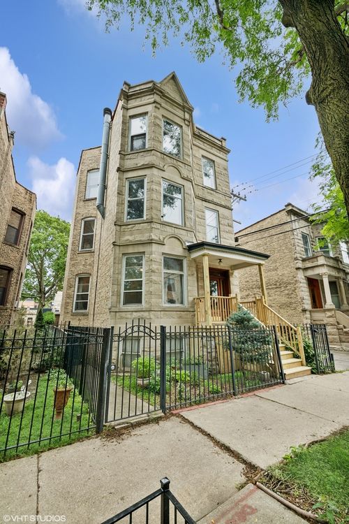 1-2421 Sawyer Ave, Chicago, IL, 60647-2517 | Card Image
