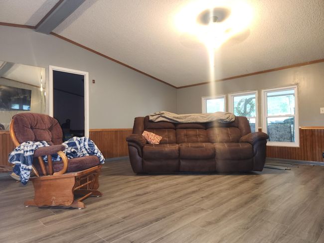 living room b | Image 11
