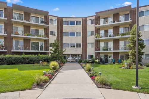 apt-26a-5540 Walnut Ave, Downers Grove, IL, 60515-4148 | Card Image