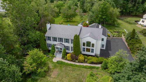 7 Longview Cir, Pelham, NH, 03076-2142 | Card Image