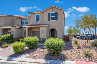 5385 Silver Branch Avenue, Townhouse with 3 bedrooms, 2 bathrooms and null parking in Las Vegas NV | Image 2