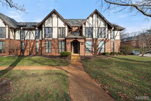 3-917 Claytonbrook Dr, Ballwin, MO, 63011-1564 | Card Image
