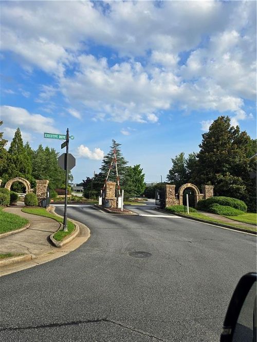 1934 Dilcrest Dr, Duluth, GA, 30096-8975 | Card Image
