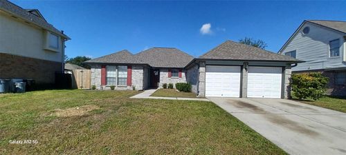 2106 Wilshire Park Dr, Houston, TX, 77038-2049 | Card Image