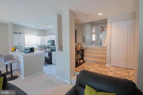 apt-301-265 S Pickett St, ALEXANDRIA, VA, 22304-4732 | Card Image