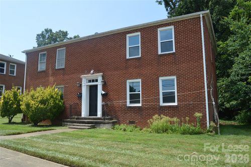 423 N Center St, Statesville, NC, 28677-4021 | Card Image