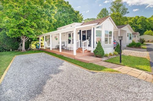 161 Summer Place Dr, Waynesville, NC, 28785-9852 | Card Image