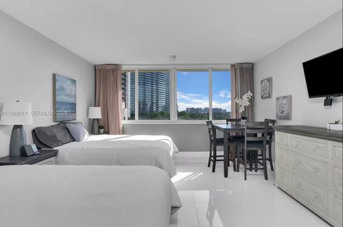 440-19201 Collins Ave, Sunny Isles Beach, FL, 33160-2202 | Card Image
