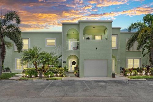 2186 Se Wild Meadow Cir, Port St Lucie, FL, 34952-8143 | Card Image