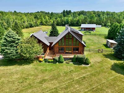 8 Maynard Court, House other with 2 bedrooms, 2 bathrooms and null parking in Grand Isle VT | Image 2