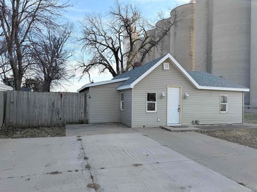 426 W 27th St, South Sioux City, NE, 68776-3111 | Card Image