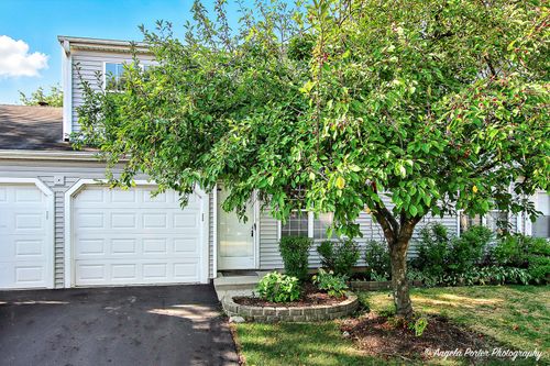 2035 Westview Ln, Round Lake Beach, IL, 60073-3746 | Card Image