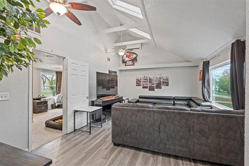 10216 70th Ter, Raytown, MO, 64133-6608 | Card Image