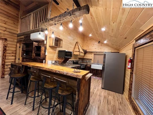 Kitchen | Image 8
