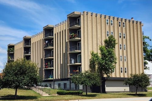 apt-2106-9514 Lawrence Ave, Schiller Park, IL, 60176-1190 | Card Image