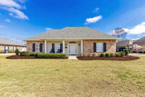 212 Davis Dr, Thibodaux, LA, 70301-8020 | Card Image