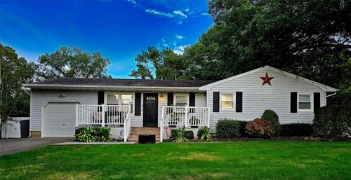 263 Robinson Ave, East Patchogue, NY, 11772-4867 | Card Image