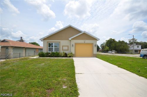 2197 Davis Ct, Fort Myers, FL, 33916-4614 | Card Image
