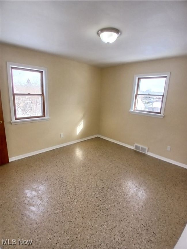 32 E Faith St, House other with 1 bedrooms, 1 bathrooms and null parking in Struthers OH | Image 10