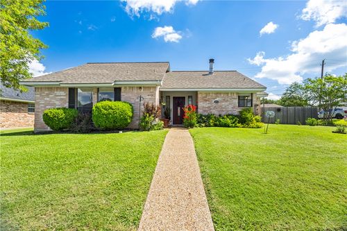 4521 Pembrook Ln, Bryan, TX, 77802-5641 | Card Image
