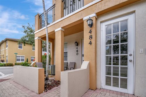 484-484 Sw 147th Ave, Pembroke Pines, FL, 33027-6104 | Card Image