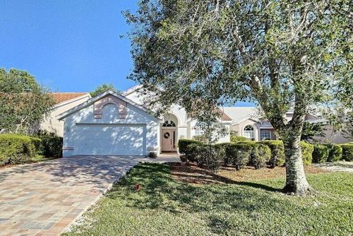 9408 New Orleans Dr, WEEKI WACHEE, FL, 34613-4274 | Card Image