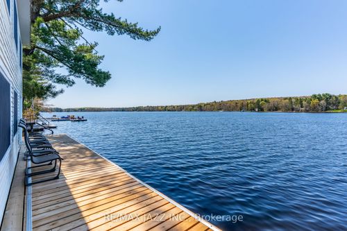 1092 Briscoe Dr, Algonquin Highlands, ON, K0M1S0 | Card Image