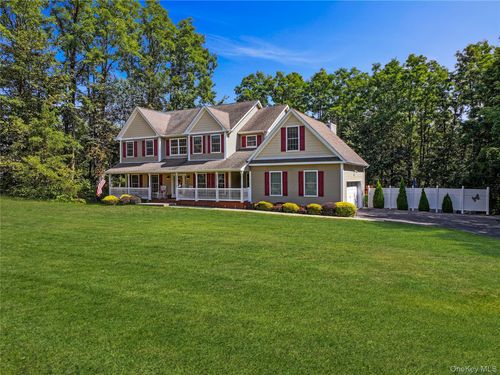 28 Madison Ct, Wallkill, NY, 12589-3006 | Card Image