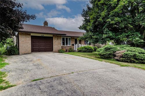 3970 Tannahill Dr, Shakespeare, ON, N0B2P0 | Card Image