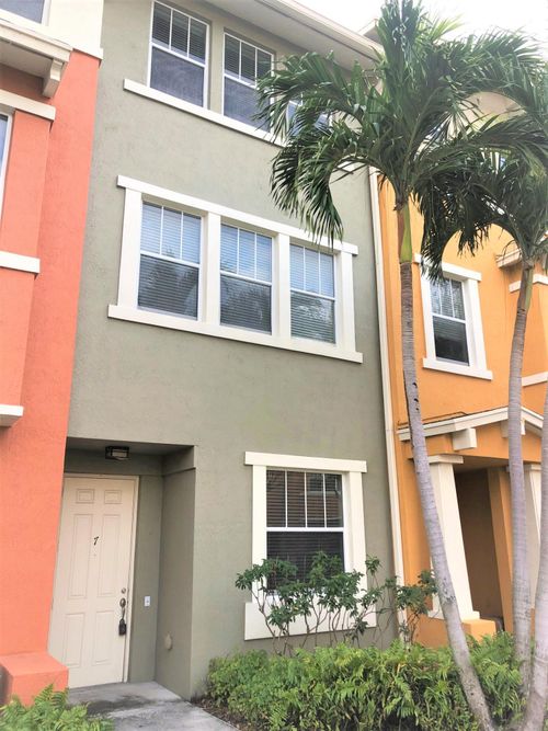 7-810 Marina Del Ray Ln, West Palm Beach, FL, 33401-8346 | Card Image
