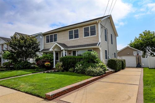 175 Division Ave, Massapequa, NY, 11758-7107 | Card Image