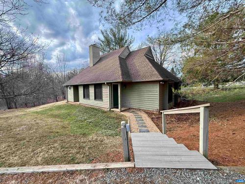 1026 Highlands Dr, CHARLOTTESVILLE, VA, 22901-9200 | Card Image