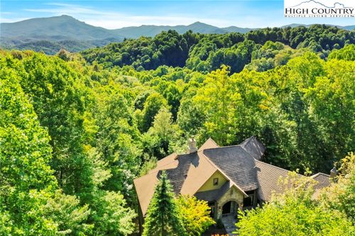 285 Wetherley, Boone, NC, 28607 | Card Image