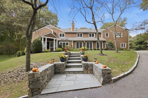 320 Saw Mill River Rd, Yorktown Heights, NY, 10598-6103 | Card Image