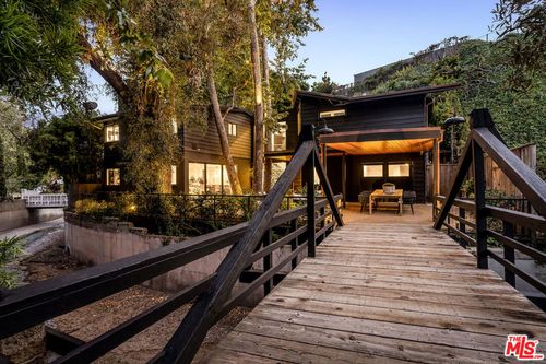 327 E Rustic Rd, Santa Monica, CA, 90402-1146 | Card Image