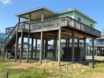 1968 Avenue I, House other with 3 bedrooms, 2 bathrooms and null parking in Crystal Beach TX | Image 2