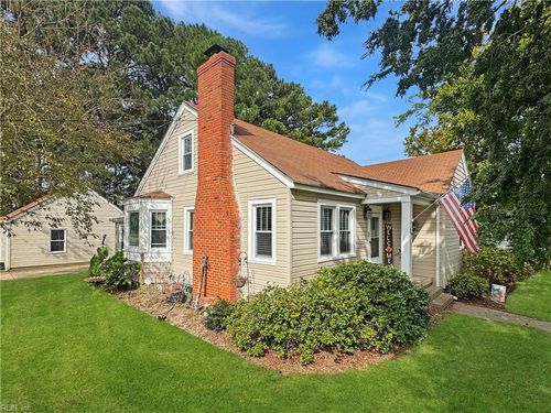 39 N Boxwood St, Hampton, VA, 23669-2463 | Card Image