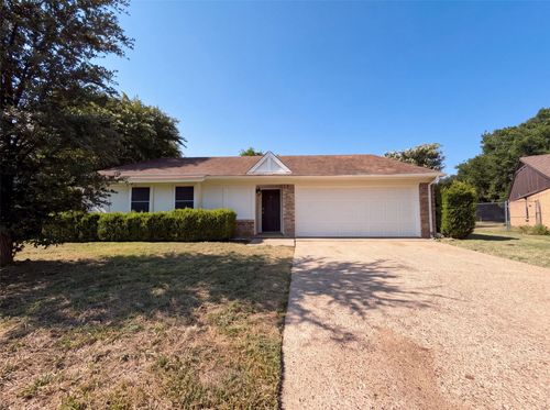 1713 Steinburg Lane, Fort Worth, TX, 76134 | Card Image
