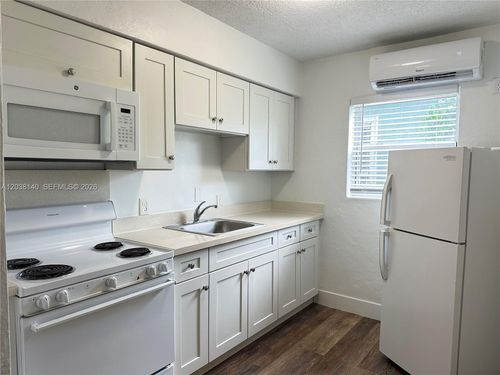 2-1821 Thomas St, Hollywood, FL, 33020-2161 | Card Image