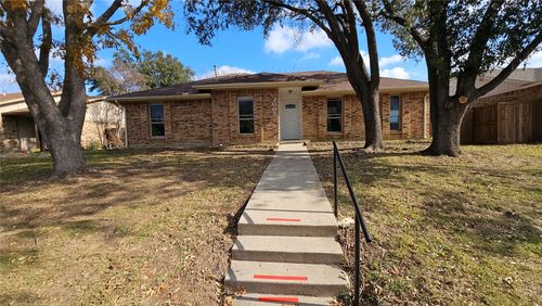 2005 Azalea St, Denton, TX, 76205-7457 | Card Image