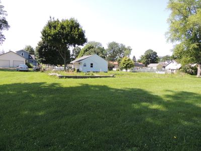 Lot with foundation and garage | Image 2