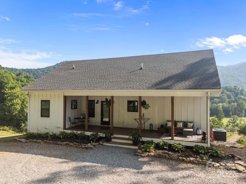 131 Tobacco Trail, Canton, NC, 28716 | Card Image