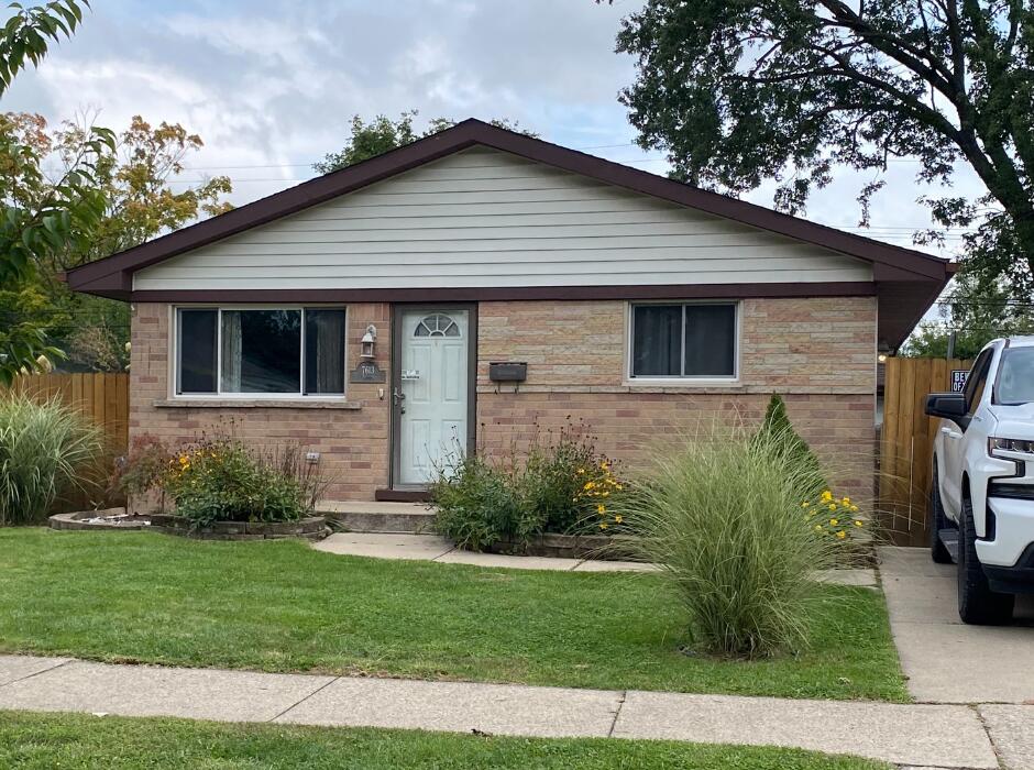 Campbell St, Taylor, MI 48180