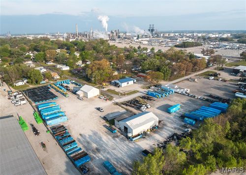 300 Washington St, South Roxana, IL, 62087-1672 | Card Image