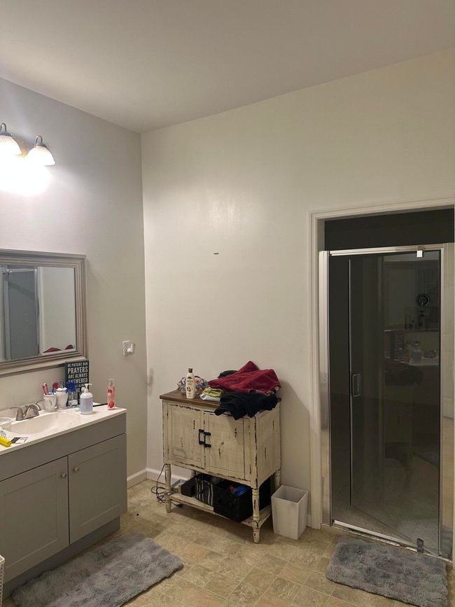 Bathroom | Image 10