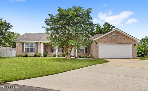 10601 W River Vue, Biloxi, MS, 39532-8061 | Card Image