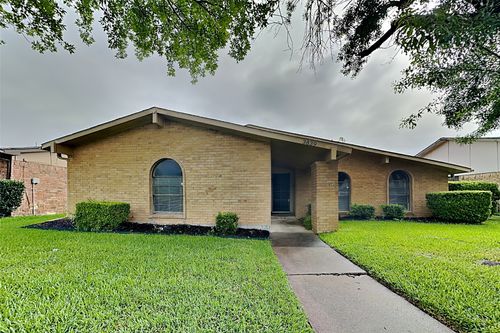 3839 Casa Del Sol Lane, Dallas, TX, 75228 | Card Image