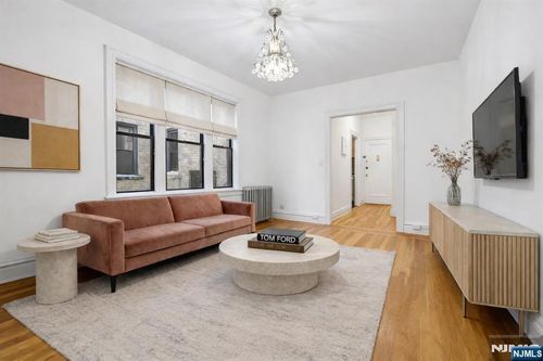 270 Harrison Ave, Jersey City, NJ, 07304-1732 | Card Image